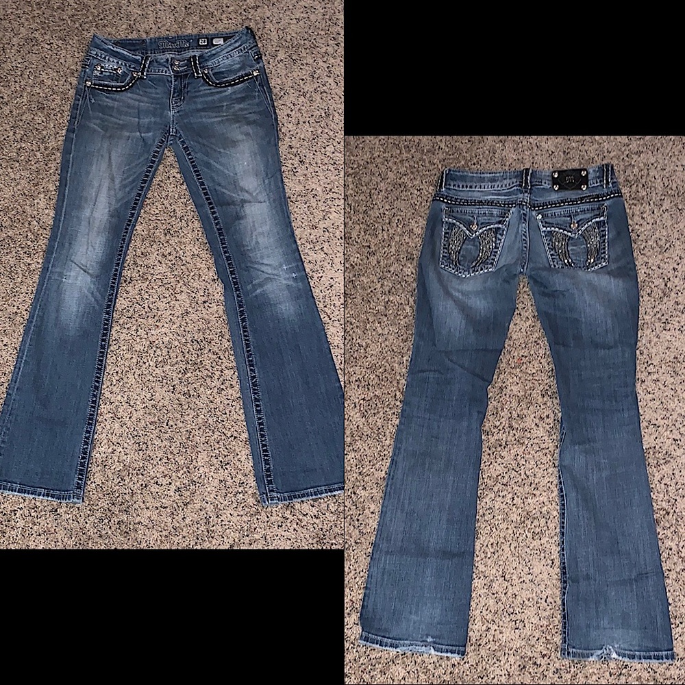 Miss Me Jeans(rips on back pocket)